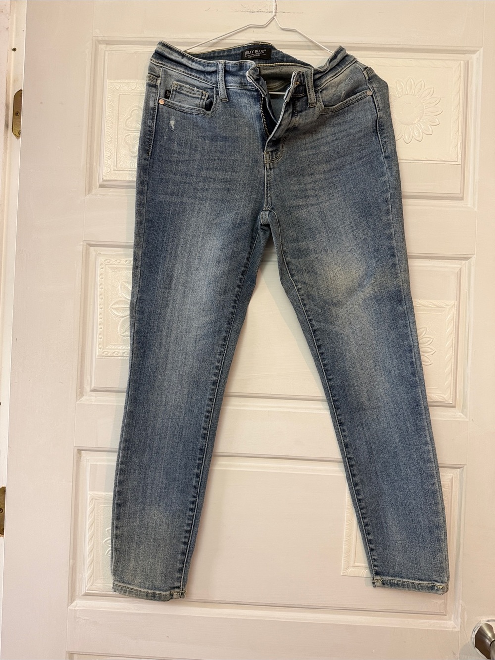 Judy blue factory distressed jeans size 9/29 skinny fit